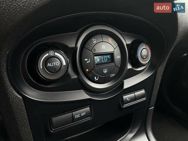 Синий Форд Фиеста, объемом двигателя 1.6 л и пробегом 109 тыс. км за 8350 $, фото 20 на Automoto.ua