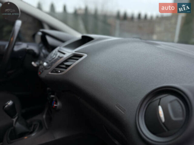 Синий Форд Фиеста, объемом двигателя 1.5 л и пробегом 168 тыс. км за 6999 $, фото 55 на Automoto.ua