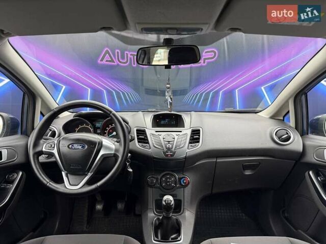 Синій Форд Фієста, об'ємом двигуна 1.24 л та пробігом 169 тис. км за 6999 $, фото 9 на Automoto.ua