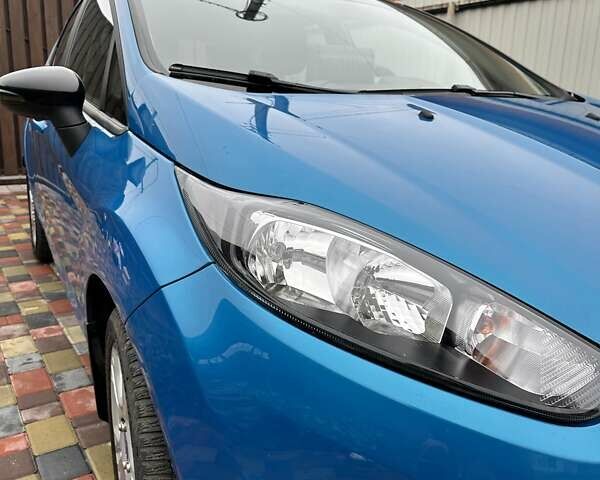 Синій Форд Фієста, об'ємом двигуна 1 л та пробігом 120 тис. км за 8500 $, фото 14 на Automoto.ua