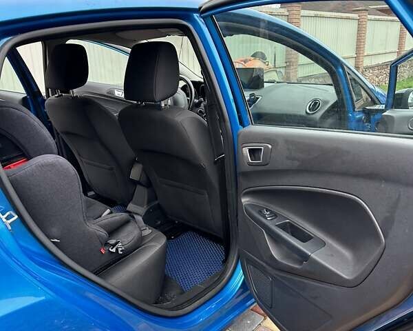 Синій Форд Фієста, об'ємом двигуна 1 л та пробігом 120 тис. км за 8500 $, фото 41 на Automoto.ua