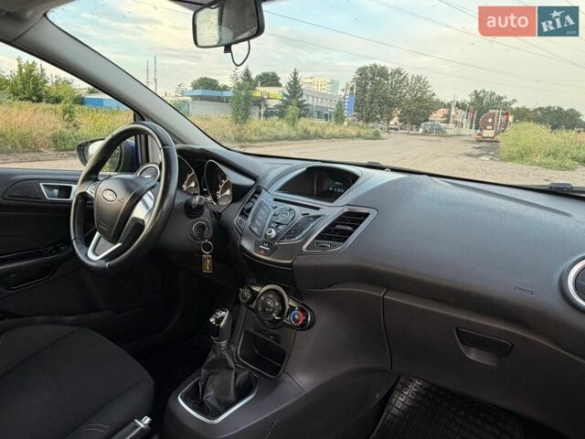 Синий Форд Фиеста, объемом двигателя 1 л и пробегом 116 тыс. км за 5400 $, фото 26 на Automoto.ua