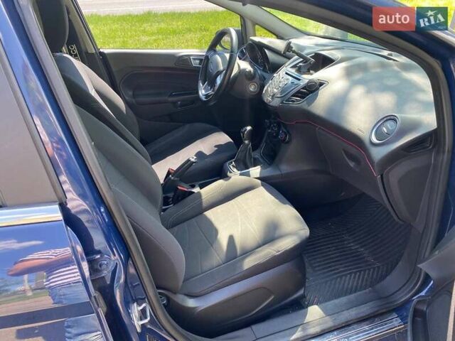 Синій Форд Фієста, об'ємом двигуна 1 л та пробігом 215 тис. км за 6400 $, фото 2 на Automoto.ua