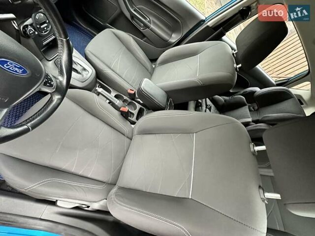 Синій Форд Фієста, об'ємом двигуна 1 л та пробігом 120 тис. км за 8500 $, фото 22 на Automoto.ua