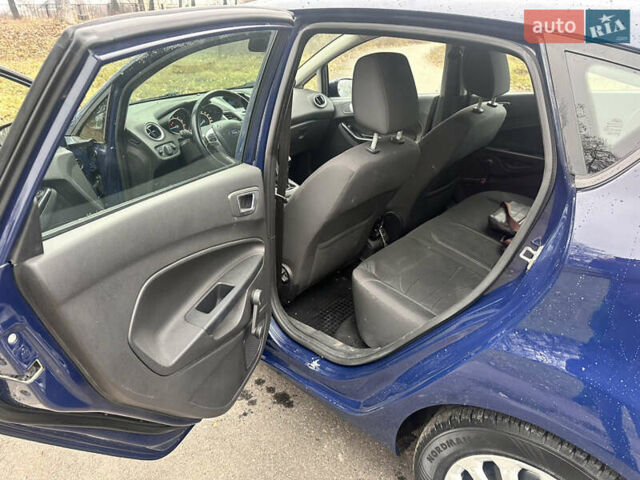 Синий Форд Фиеста, объемом двигателя 1.24 л и пробегом 134 тыс. км за 6500 $, фото 9 на Automoto.ua