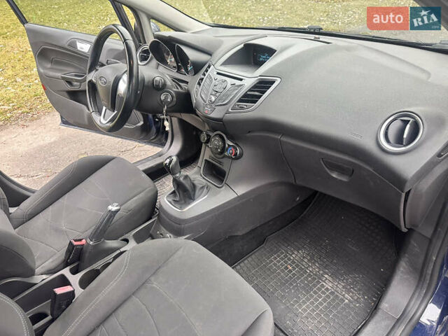 Синий Форд Фиеста, объемом двигателя 1.24 л и пробегом 134 тыс. км за 6500 $, фото 13 на Automoto.ua