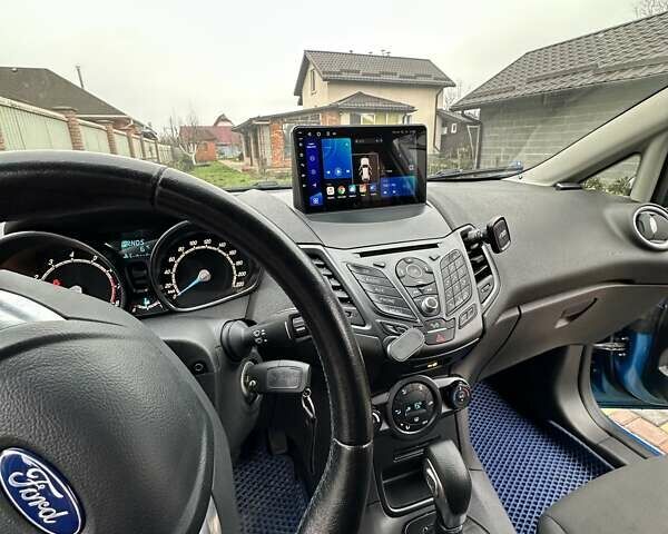 Синій Форд Фієста, об'ємом двигуна 1 л та пробігом 120 тис. км за 8500 $, фото 34 на Automoto.ua