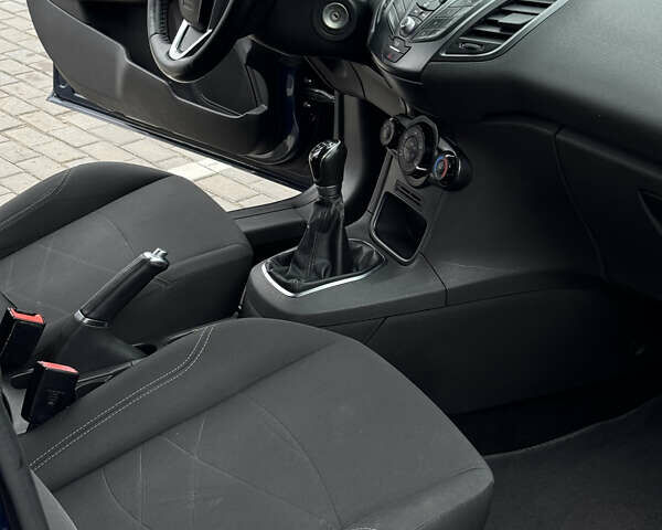 Синий Форд Фиеста, объемом двигателя 1 л и пробегом 190 тыс. км за 6600 $, фото 23 на Automoto.ua