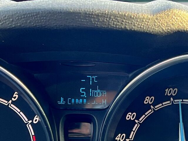 Синій Форд Фієста, об'ємом двигуна 1 л та пробігом 205 тис. км за 6000 $, фото 9 на Automoto.ua