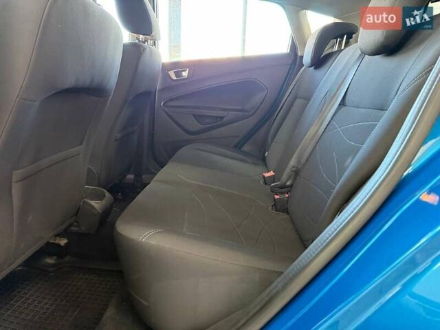Синий Форд Фиеста, объемом двигателя 1 л и пробегом 96 тыс. км за 7990 $, фото 28 на Automoto.ua