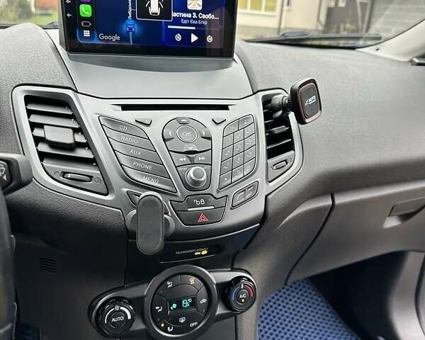 Синій Форд Фієста, об'ємом двигуна 1 л та пробігом 120 тис. км за 8500 $, фото 29 на Automoto.ua
