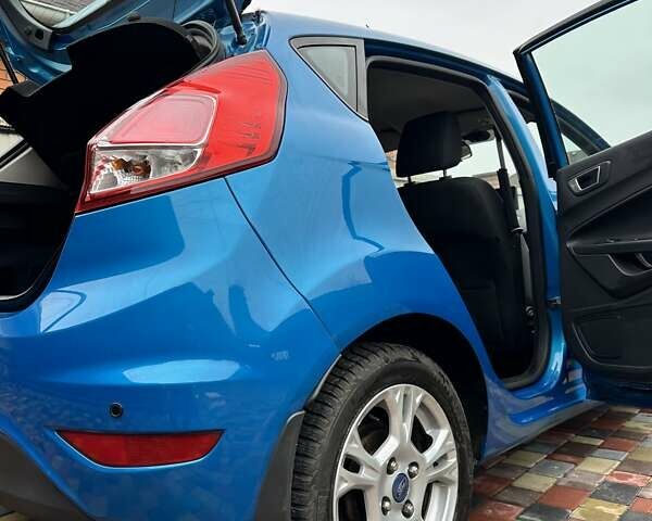 Синій Форд Фієста, об'ємом двигуна 1 л та пробігом 120 тис. км за 8500 $, фото 7 на Automoto.ua