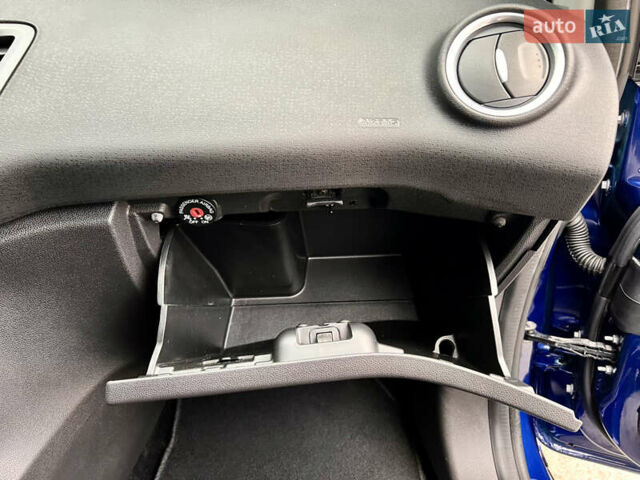 Синий Форд Фиеста, объемом двигателя 1 л и пробегом 53 тыс. км за 9500 $, фото 33 на Automoto.ua