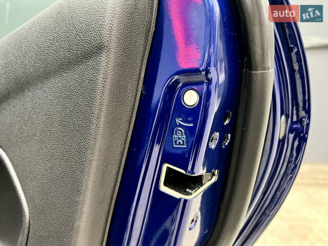 Синий Форд Фиеста, объемом двигателя 1 л и пробегом 53 тыс. км за 9500 $, фото 36 на Automoto.ua