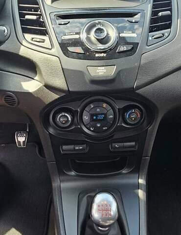 Синий Форд Фиеста, объемом двигателя 1.6 л и пробегом 110 тыс. км за 8700 $, фото 16 на Automoto.ua