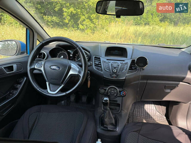 Синий Форд Фиеста, объемом двигателя 1 л и пробегом 94 тыс. км за 7500 $, фото 3 на Automoto.ua