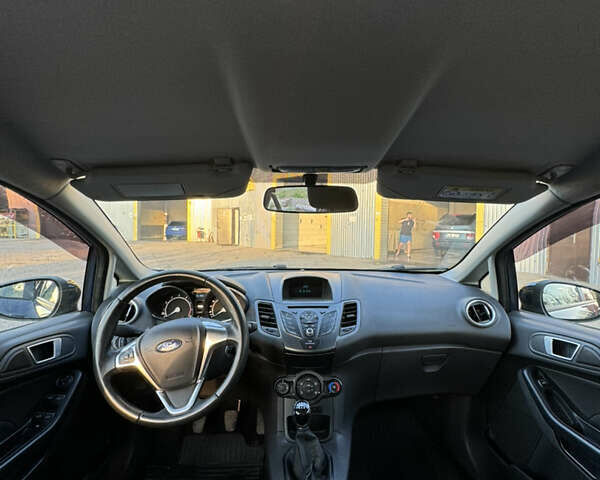 Синий Форд Фиеста, объемом двигателя 1.24 л и пробегом 64 тыс. км за 7500 $, фото 10 на Automoto.ua