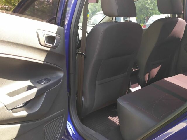 Синий Форд Фиеста, объемом двигателя 1 л и пробегом 77 тыс. км за 7750 $, фото 5 на Automoto.ua