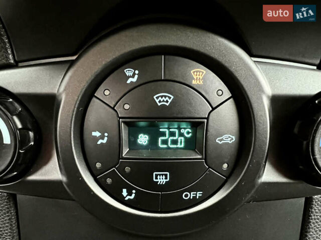 Синий Форд Фиеста, объемом двигателя 1 л и пробегом 53 тыс. км за 9500 $, фото 3 на Automoto.ua