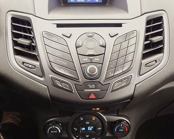 Синий Форд Фиеста, объемом двигателя 1 л и пробегом 86 тыс. км за 9700 $, фото 10 на Automoto.ua