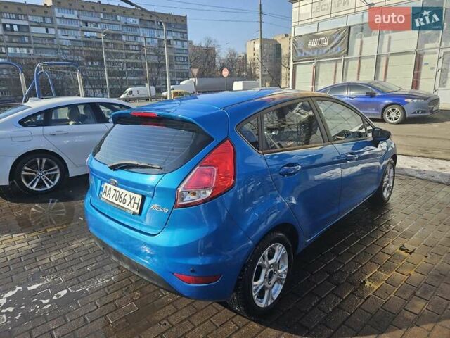 Синий Форд Фиеста, объемом двигателя 1 л и пробегом 64 тыс. км за 9500 $, фото 2 на Automoto.ua