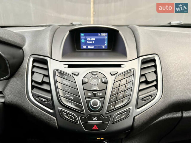 Синий Форд Фиеста, объемом двигателя 1 л и пробегом 53 тыс. км за 9500 $, фото 21 на Automoto.ua