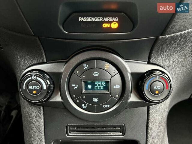 Синий Форд Фиеста, объемом двигателя 1 л и пробегом 53 тыс. км за 9500 $, фото 22 на Automoto.ua