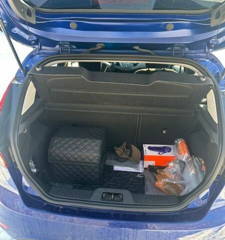 Синій Форд Фієста, об'ємом двигуна 1 л та пробігом 80 тис. км за 9500 $, фото 8 на Automoto.ua