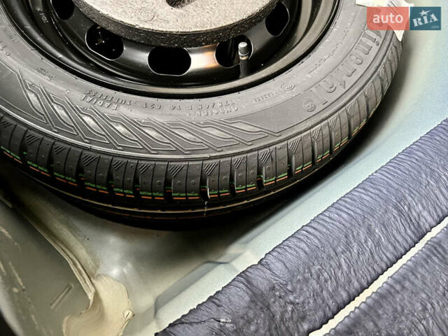 Синий Форд Фиеста, объемом двигателя 1 л и пробегом 53 тыс. км за 9500 $, фото 42 на Automoto.ua