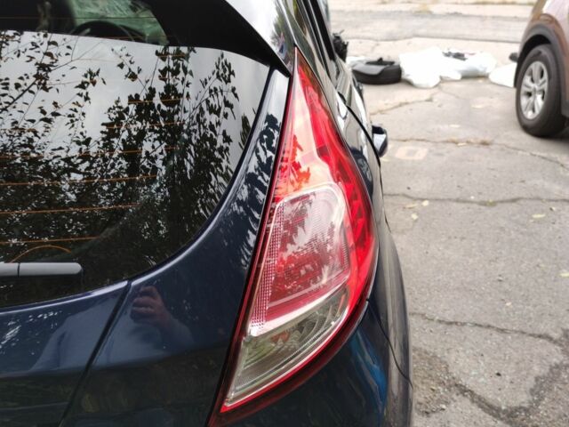 Синій Форд Фієста, об'ємом двигуна 0 л та пробігом 77 тис. км за 2150 $, фото 4 на Automoto.ua