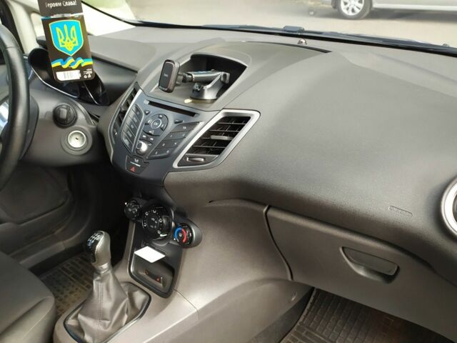 Синий Форд Фиеста, объемом двигателя 1 л и пробегом 77 тыс. км за 7750 $, фото 8 на Automoto.ua