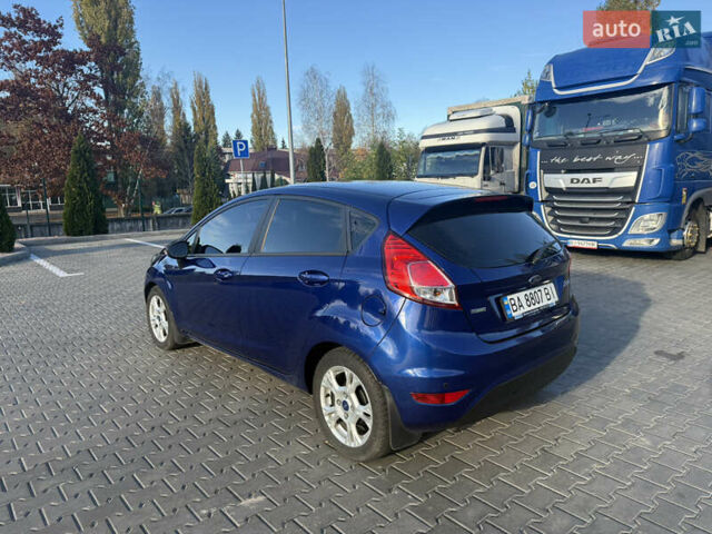 Синій Форд Фієста, об'ємом двигуна 1 л та пробігом 108 тис. км за 8500 $, фото 5 на Automoto.ua