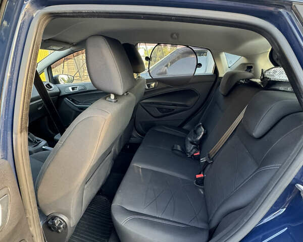 Синий Форд Фиеста, объемом двигателя 1.24 л и пробегом 64 тыс. км за 7500 $, фото 9 на Automoto.ua