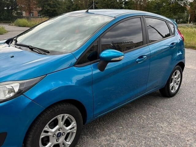 Синій Форд Фієста, об'ємом двигуна 1 л та пробігом 125 тис. км за 7500 $, фото 3 на Automoto.ua