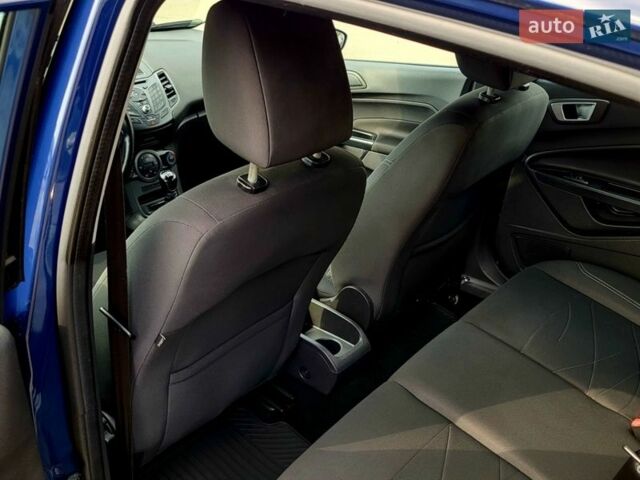 Синій Форд Фієста, об'ємом двигуна 1 л та пробігом 124 тис. км за 5999 $, фото 15 на Automoto.ua