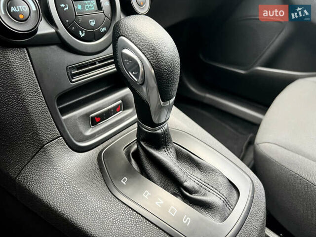 Синий Форд Фиеста, объемом двигателя 1 л и пробегом 53 тыс. км за 9500 $, фото 24 на Automoto.ua