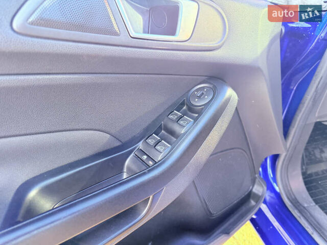 Синий Форд Фиеста, объемом двигателя 1 л и пробегом 95 тыс. км за 8450 $, фото 35 на Automoto.ua