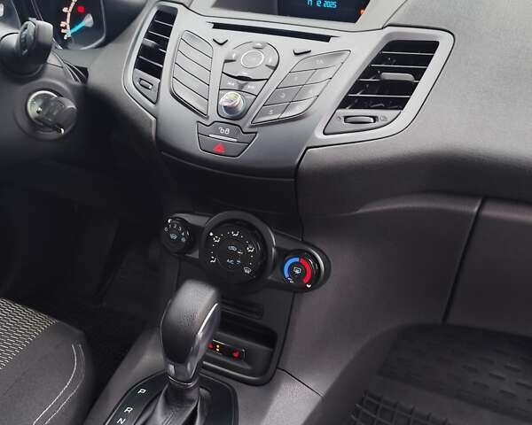 Синий Форд Фиеста, объемом двигателя 1 л и пробегом 96 тыс. км за 8000 $, фото 12 на Automoto.ua