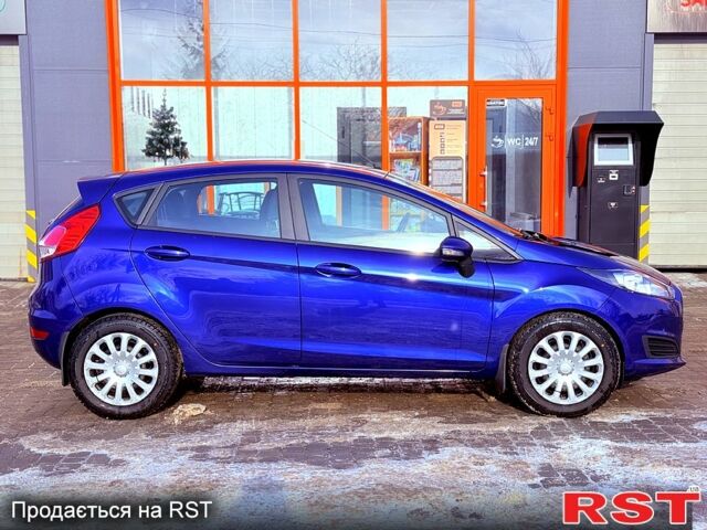 Синий Форд Фиеста, объемом двигателя 1 л и пробегом 9200 тыс. км за 8450 $, фото 2 на Automoto.ua