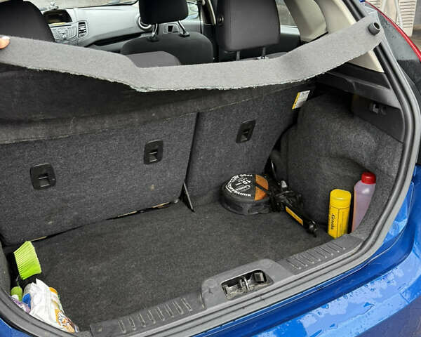 Синий Форд Фиеста, объемом двигателя 1.6 л и пробегом 103 тыс. км за 10000 $, фото 11 на Automoto.ua