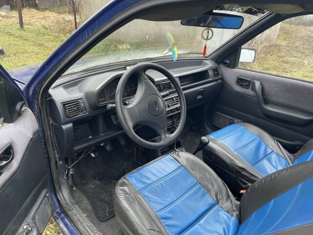 Синий Форд Фиеста, объемом двигателя 0 л и пробегом 200 тыс. км за 200 $, фото 5 на Automoto.ua