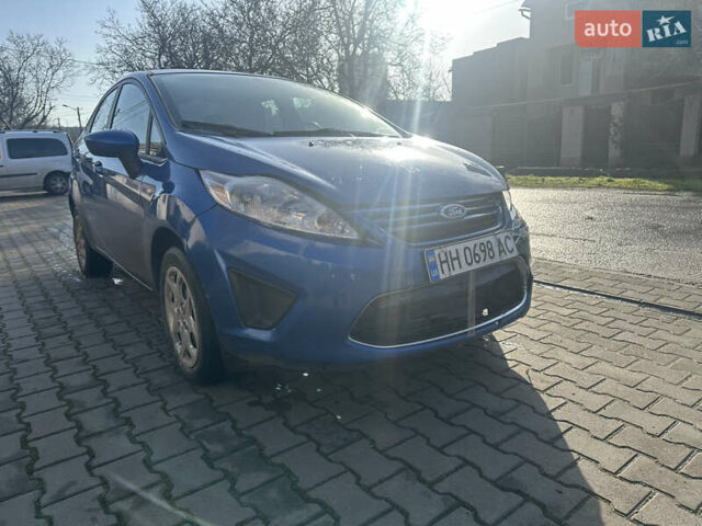 Синій Форд Фієста, об'ємом двигуна 1.6 л та пробігом 178 тис. км за 3800 $, фото 1 на Automoto.ua