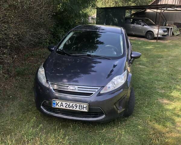 Синий Форд Фиеста, объемом двигателя 1.6 л и пробегом 183 тыс. км за 6500 $, фото 2 на Automoto.ua
