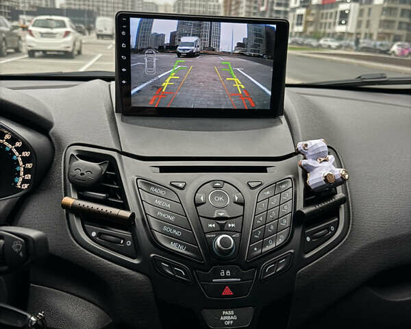 Синий Форд Фиеста, объемом двигателя 1.6 л и пробегом 129 тыс. км за 8300 $, фото 8 на Automoto.ua