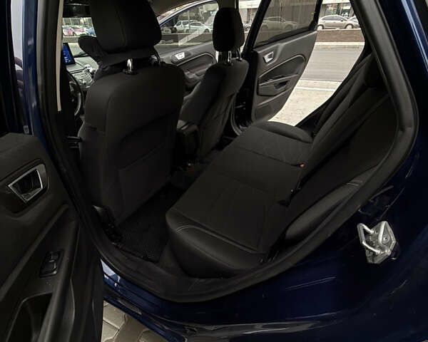 Синий Форд Фиеста, объемом двигателя 1.6 л и пробегом 129 тыс. км за 8300 $, фото 14 на Automoto.ua