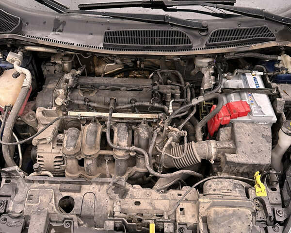 Синій Форд Фієста, об'ємом двигуна 1.6 л та пробігом 140 тис. км за 7500 $, фото 7 на Automoto.ua