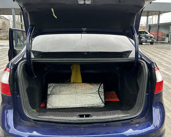 Синій Форд Фієста, об'ємом двигуна 1.6 л та пробігом 140 тис. км за 7500 $, фото 12 на Automoto.ua