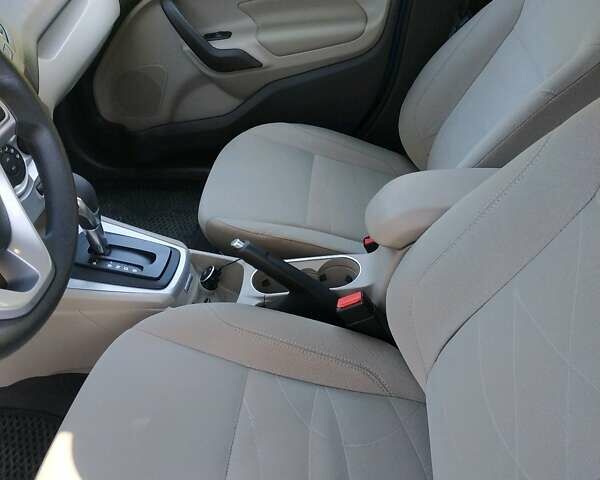 Форд Фиеста 2018 в Белой Церкве на Automoto.ua Синий Форд Фиеста, объемом двигателя 1.6 л и пробегом 37 тыс. км за 9500 $, фото 10 на Automoto.ua