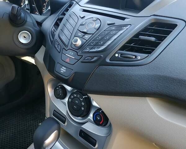 Форд Фиеста 2018 в Белой Церкве на Automoto.ua Синий Форд Фиеста, объемом двигателя 1.6 л и пробегом 37 тыс. км за 9500 $, фото 16 на Automoto.ua