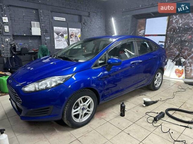 Синій Форд Фієста, об'ємом двигуна 1.6 л та пробігом 97 тис. км за 9000 $, фото 5 на Automoto.ua